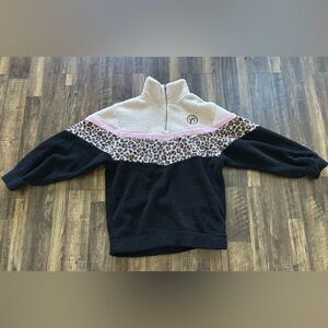 BUC-EE’S Women’s Sherpa Pull Over Cheetah detail Size Large